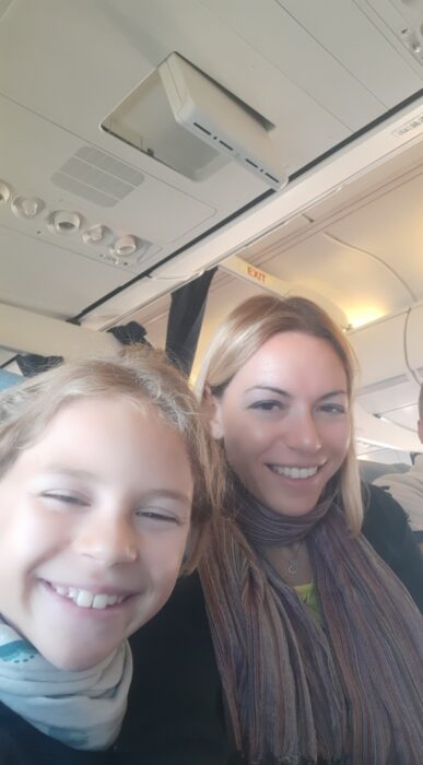 cosa fare in aereo con i bambini